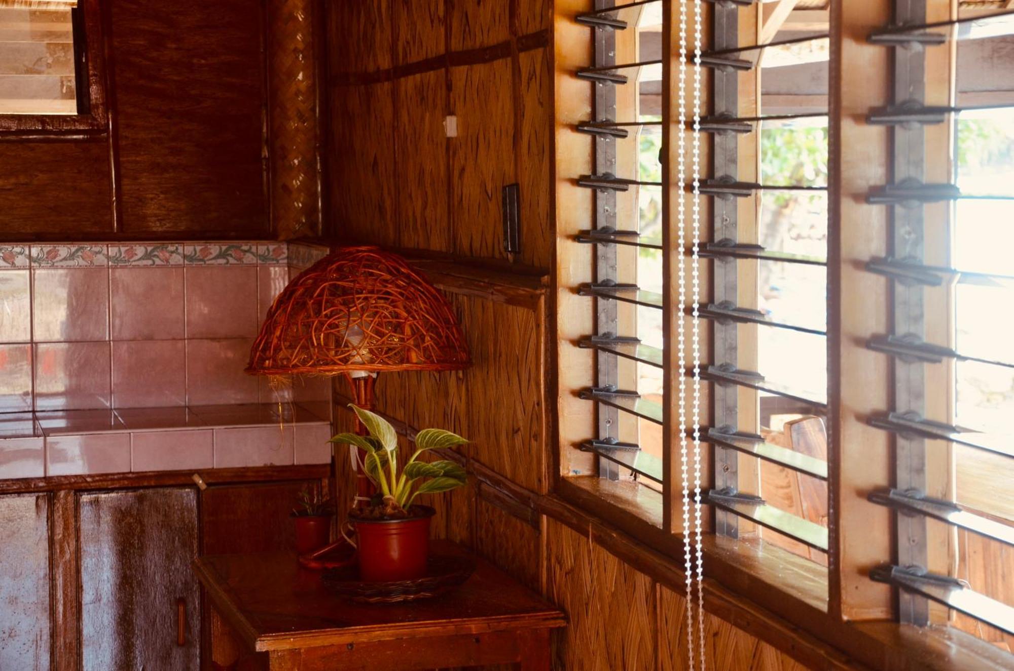 Amami Beach Resort Puerto Galera Luaran gambar
